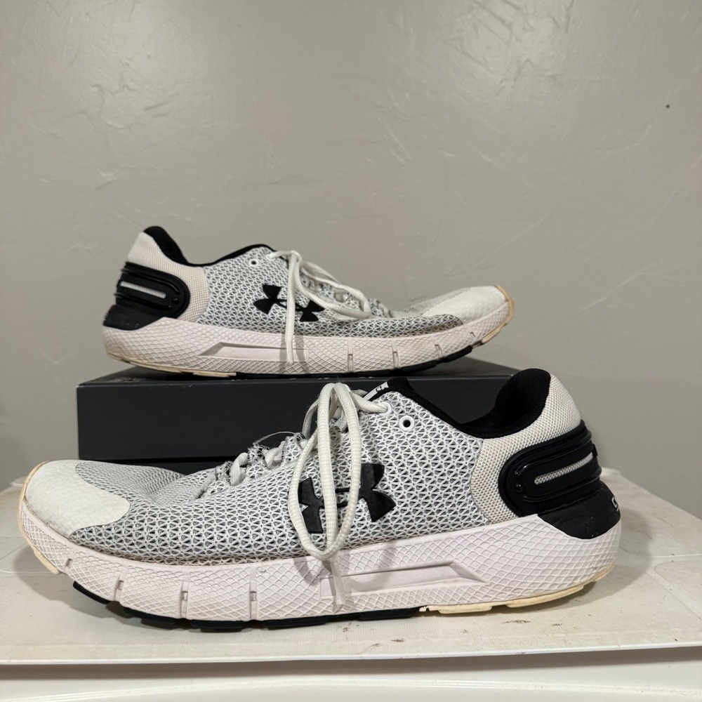 Under Armour Charged Rogue 3 Mens 13 White Black Good Running Shoes 3024400-101
